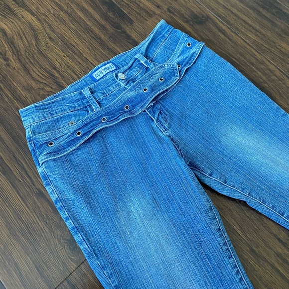 Y2K Low-Rise Belted Flare Jeans - Picture 7 of 7